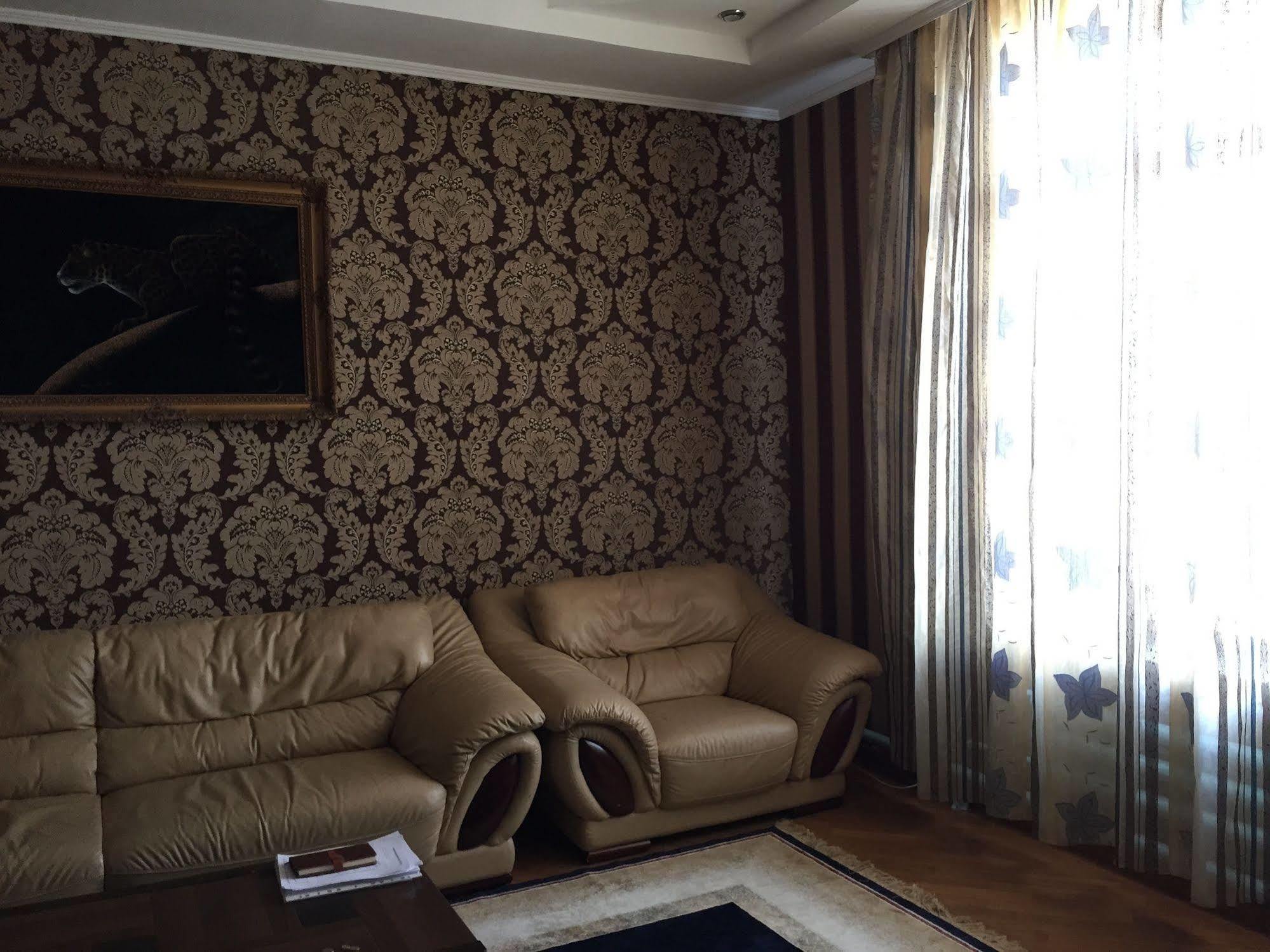 Rise Hotel Almaty Exterior photo