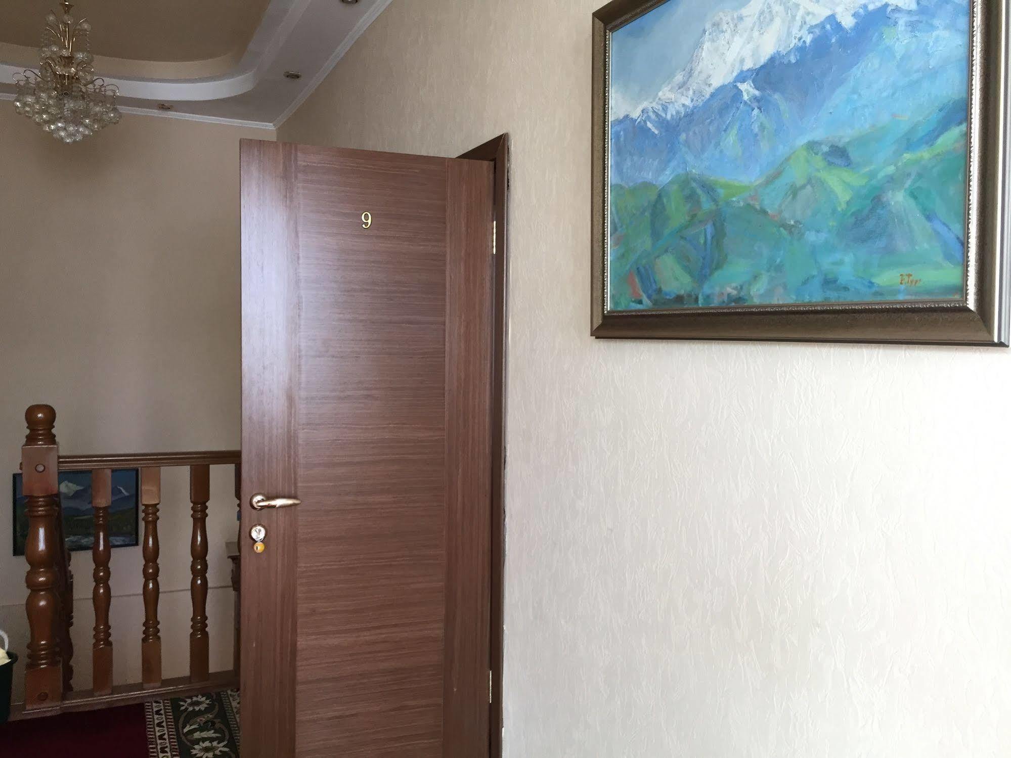 Rise Hotel Almaty Exterior photo